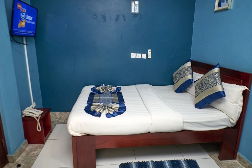 Classic Room, 1 Queen Bed, Balcony photo 2