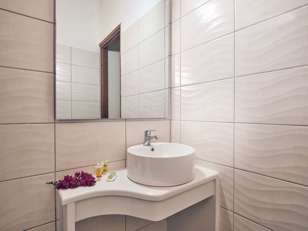 Standard Triple Room - Photo 2