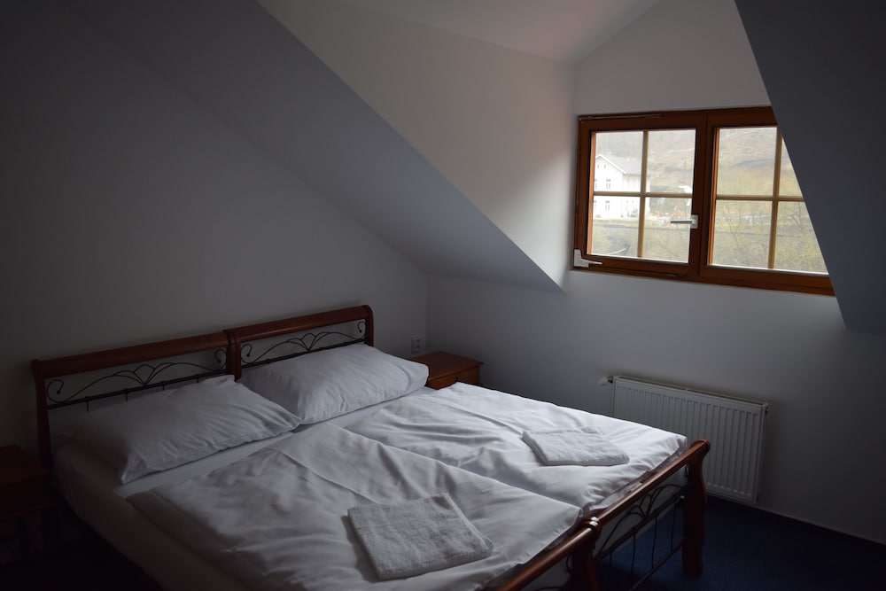 Premier Twin Room, 2 Twin Beds, Ensuite photo 1