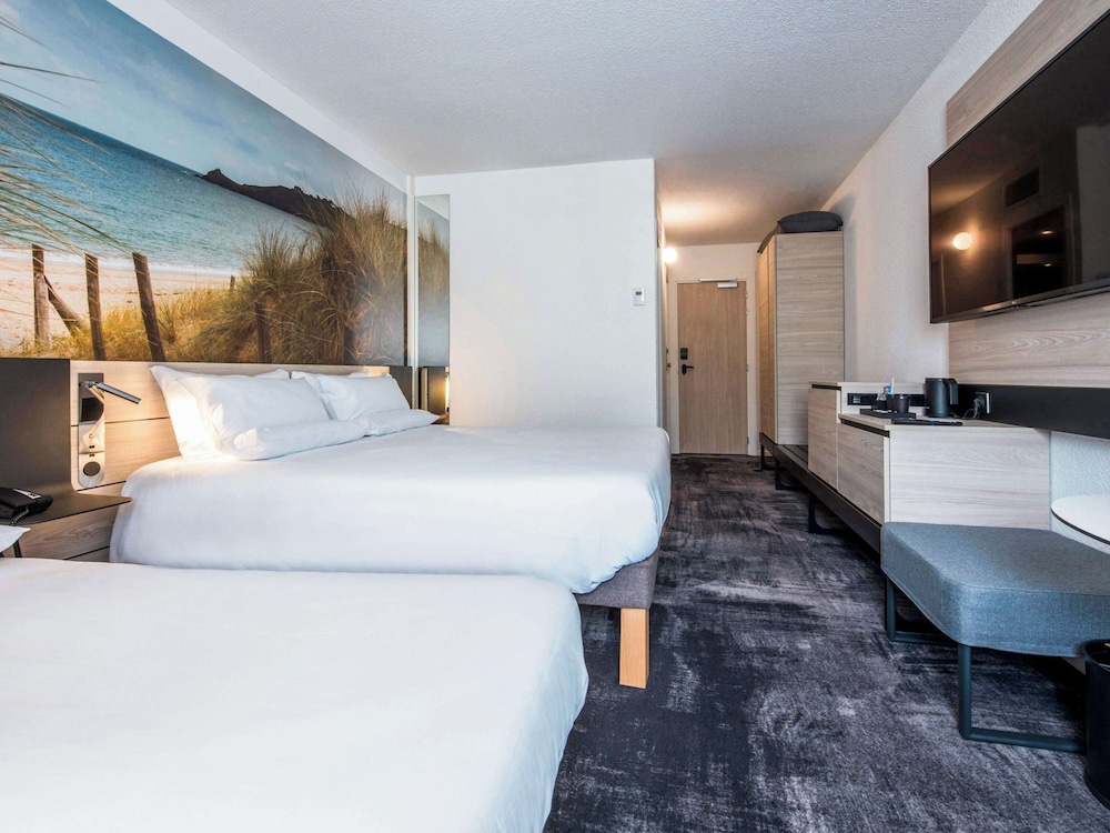 Classic Room, Multiple Beds - Photo 6