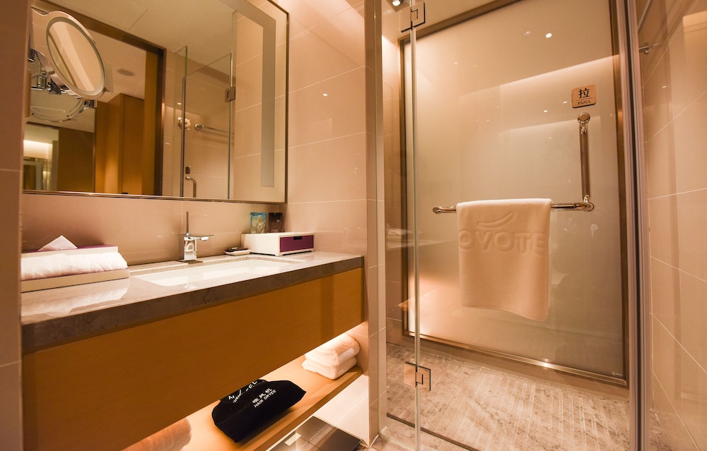 Standard King Room - Photo 4