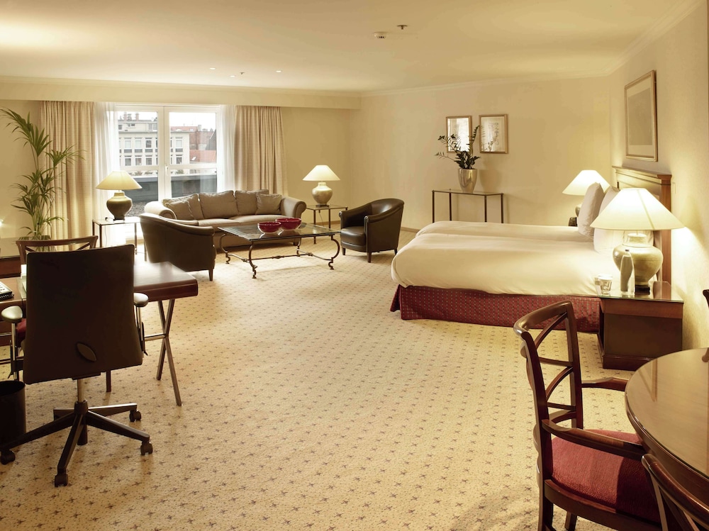 Suite, 2 Twin Beds (Ambassador)