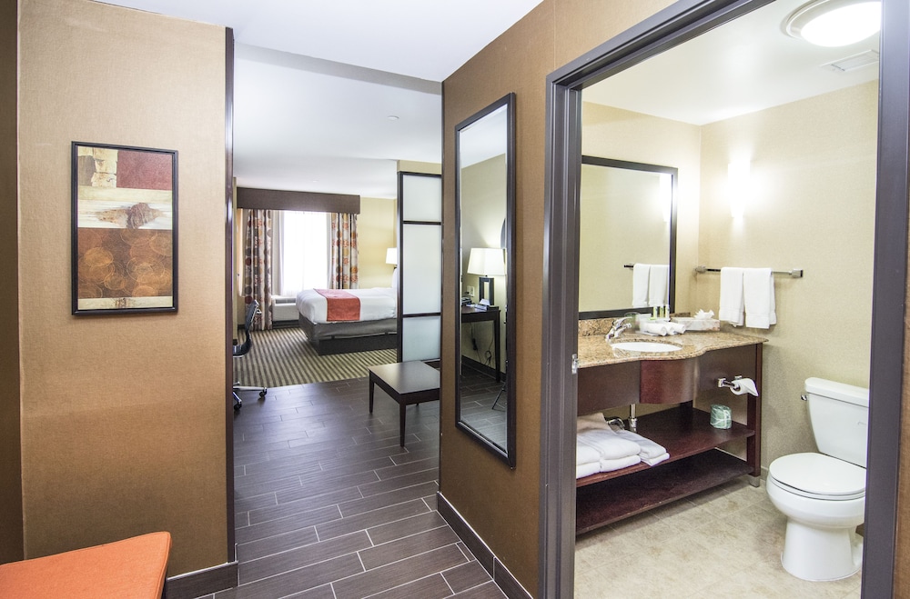 Suite, 2 Queen Beds - Photo 1