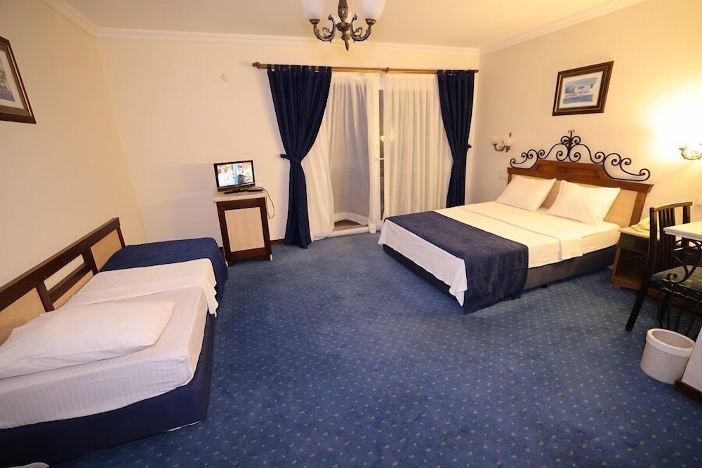 Standard Triple Room  Land View photo 1