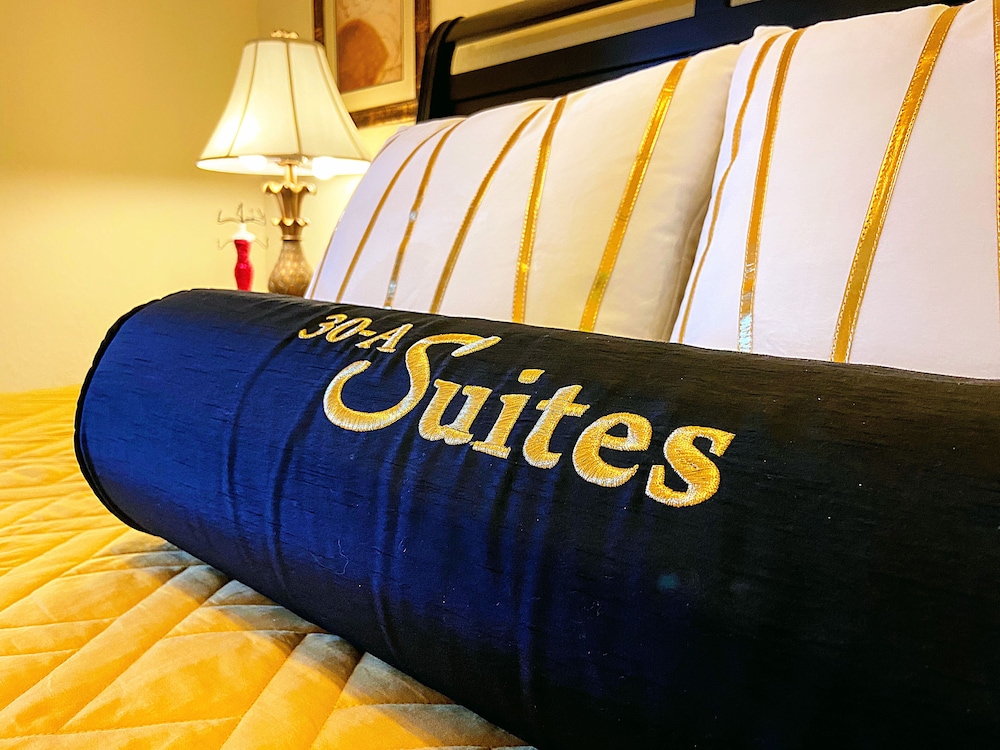 Signature Suite, 1 King Bed with Sofa bed, Non Smoking, Kitchen