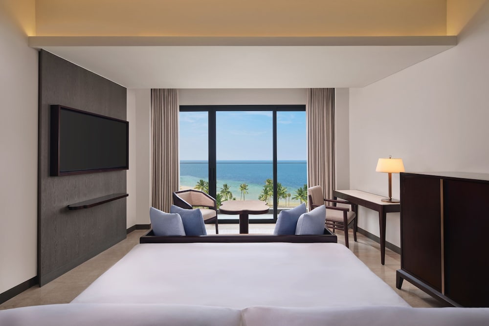 Premium Room, 1 King Bed, Ocean View (Ocean View) photo 3