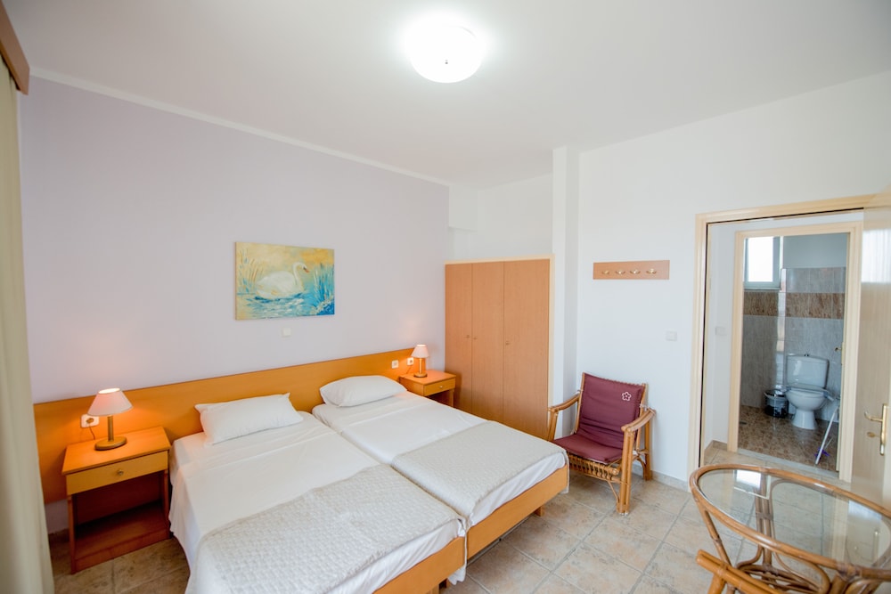 Classic Apartment, 1 Bedroom, Balcony, Garden View photo 1