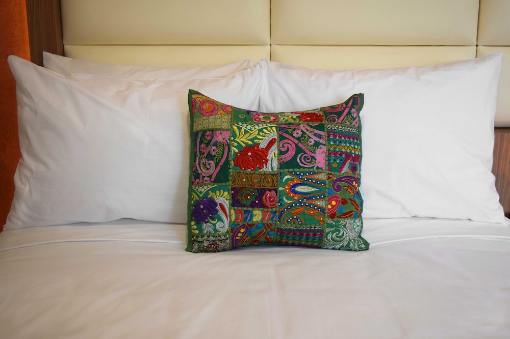 Superior Room, 1 King Bed - Photo 4