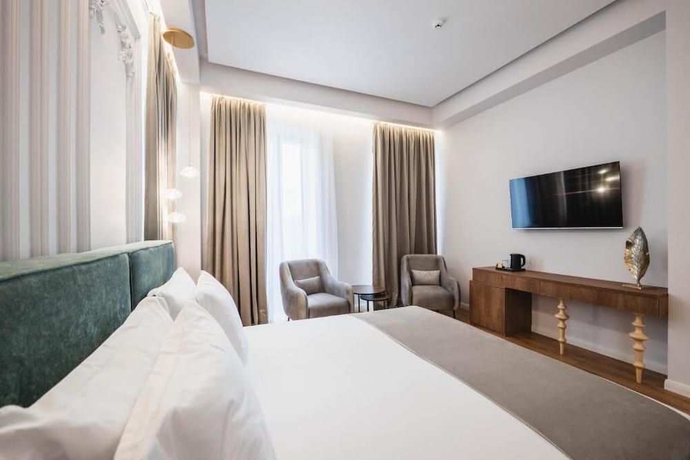 Deluxe Suite, Balcony