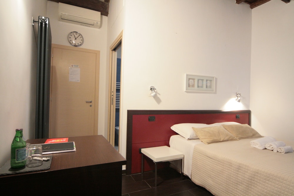 Luxury Double Room, 1 Queen Bed, City View photo 3