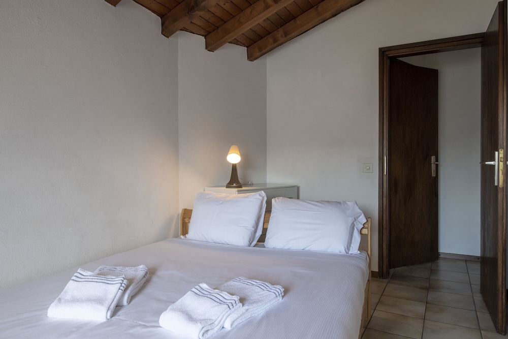 Family Apartment, 2 Bedrooms, 2 Bathrooms, Mountainside (Casa Panoramica 2) photo 2