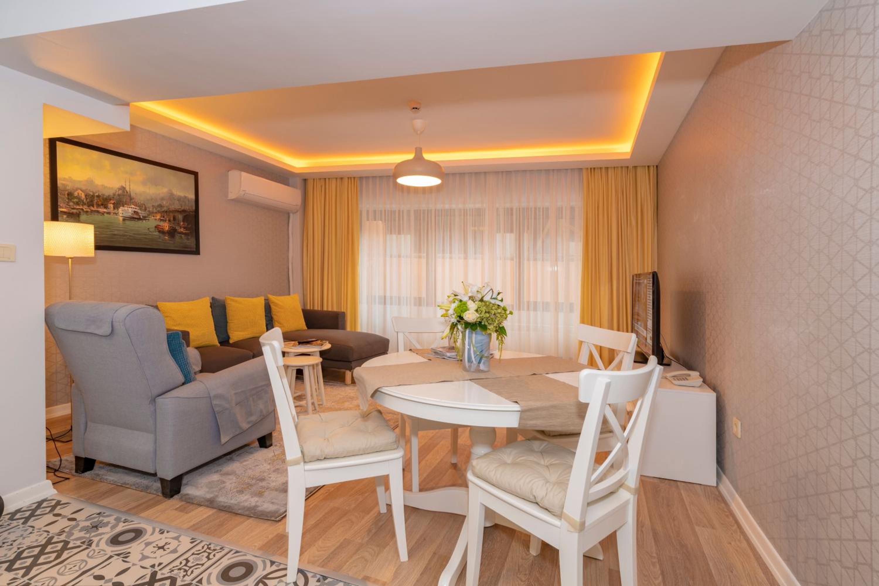 Suite with Balcony photo 3