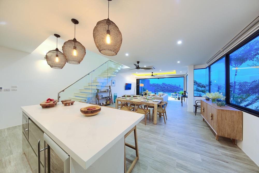 Luxury 3 Bedroom Villa with Ocean View and Private Infinity Pool BY13B photo 2