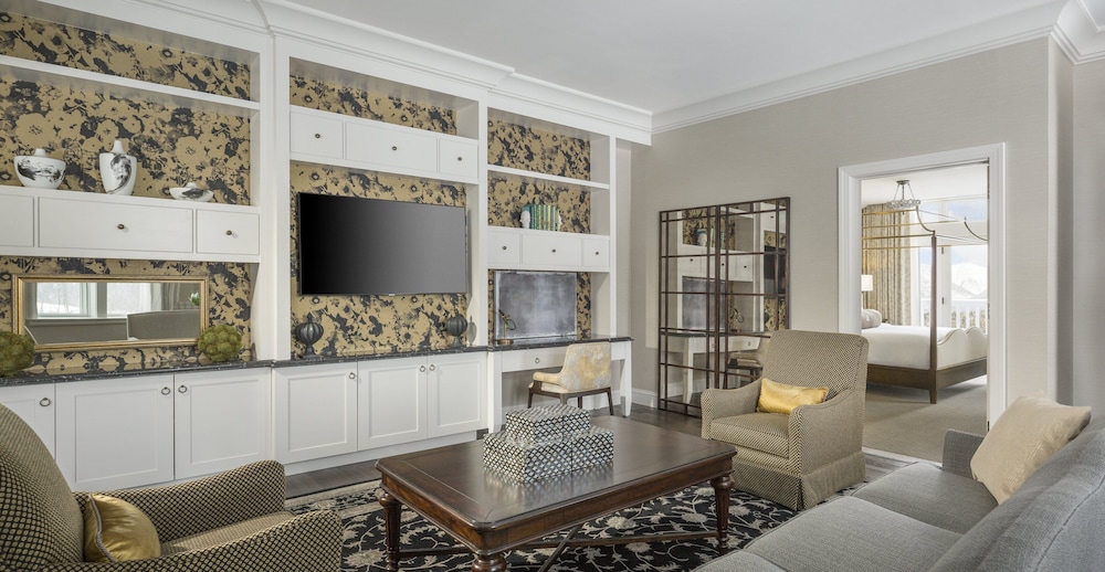 Suite, 1 King Bedroom (Presidential Wing, Two Balconies) photo 1