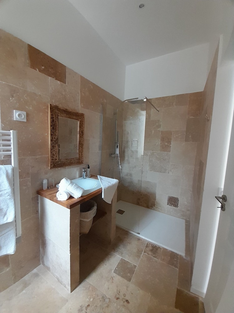 Standard Double Room, 1 Queen Bed photo 3