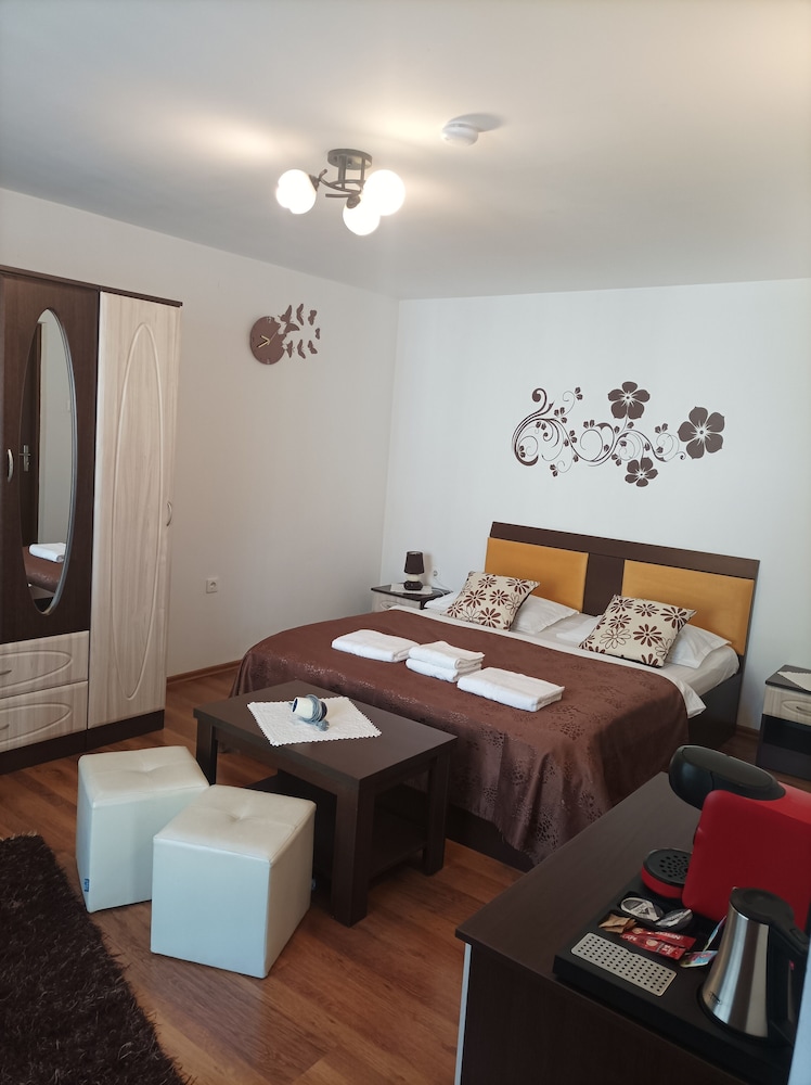 Deluxe Double Room, 1 Queen Bed, Mountain View photo 1