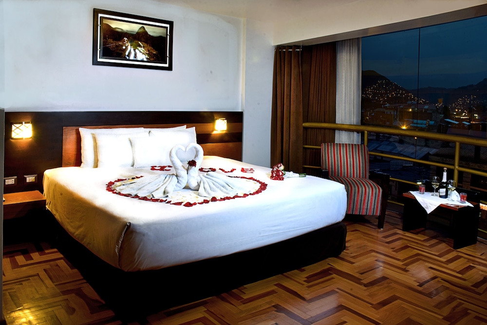 Junior Suite, Jetted Tub, City View