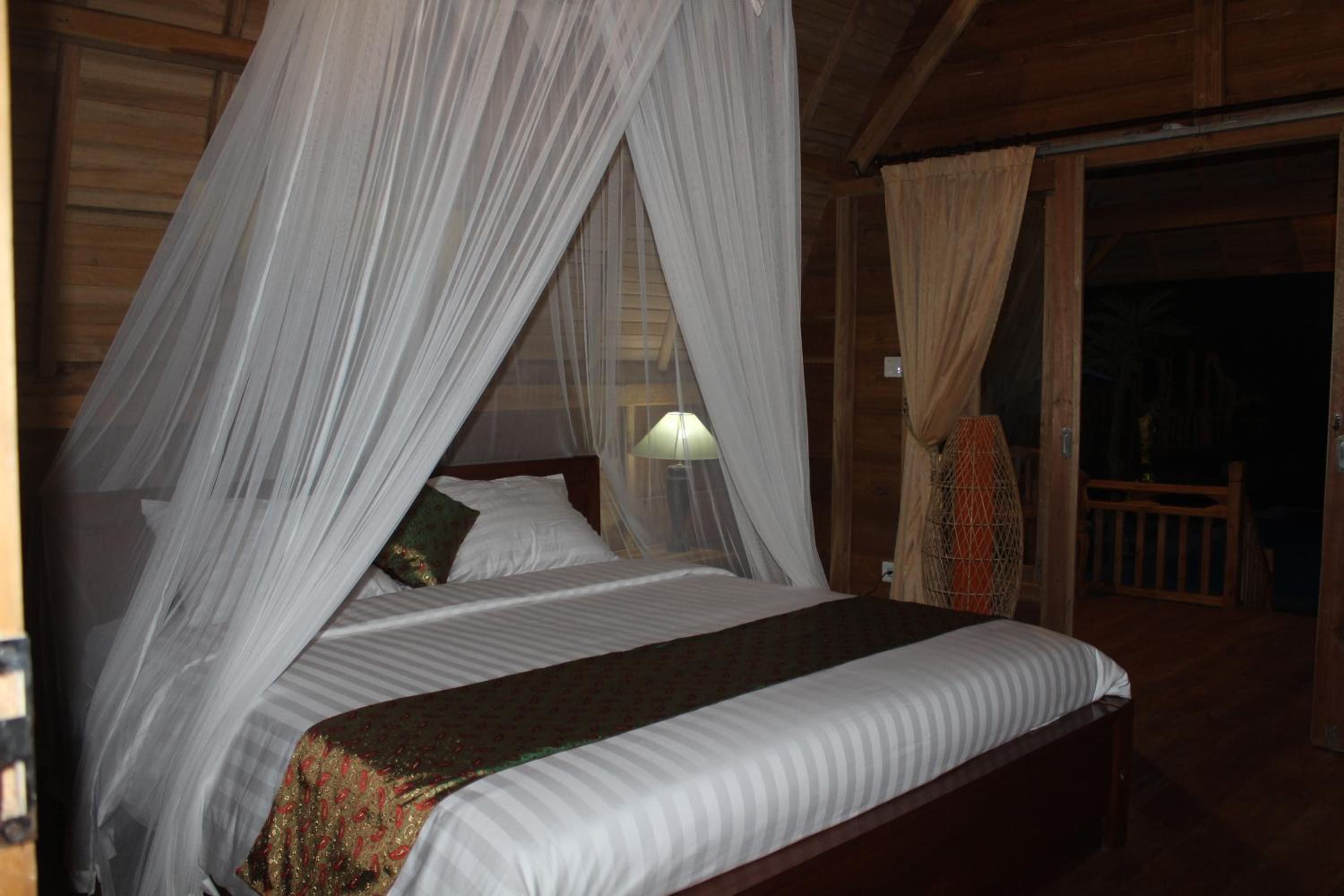 Deluxe King Room - Photo 1