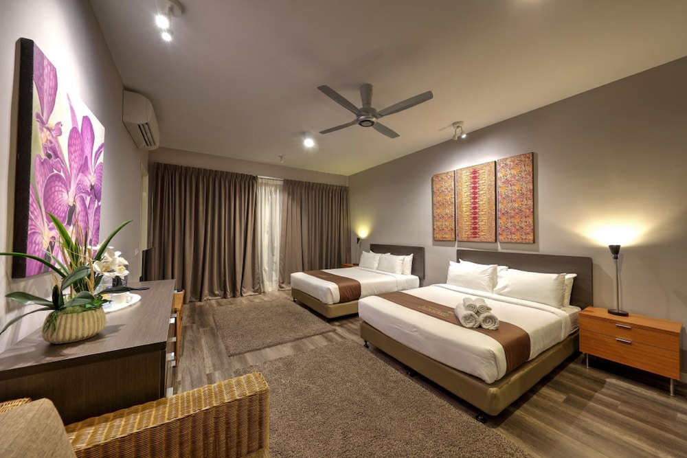 Deluxe King Suite