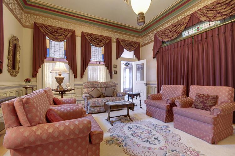 Deluxe King Suite photo 2