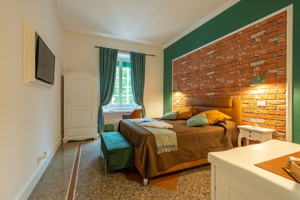 Standard Double Room, 1 Queen Bed