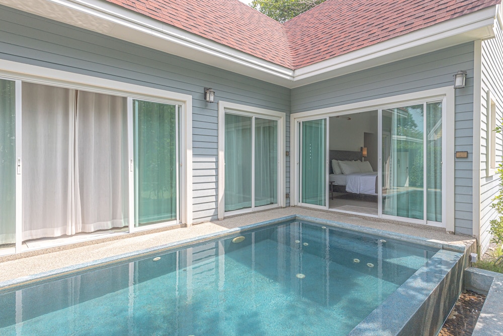 Grand Pool Villa