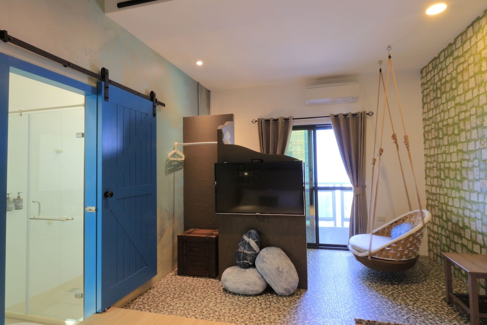 Gallery Double Room, 1 Bedroom, Partial Ocean View photo 3