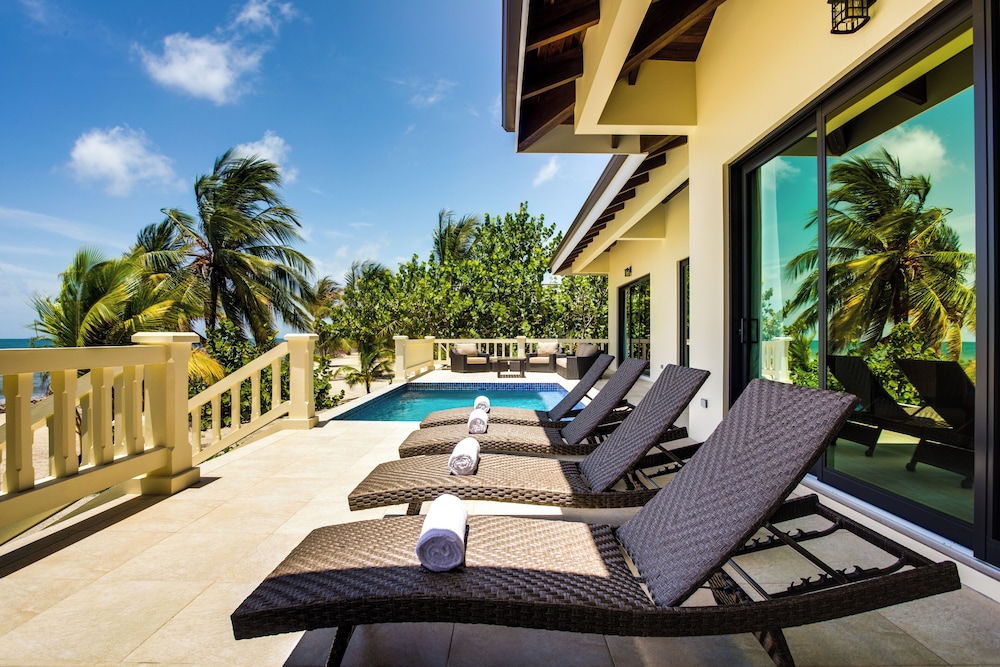 4 Bedroom Beach House with Pool