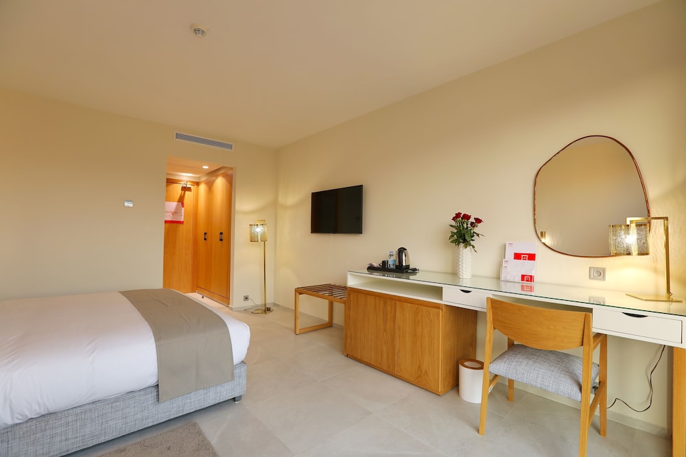 Superior Room - Photo 13