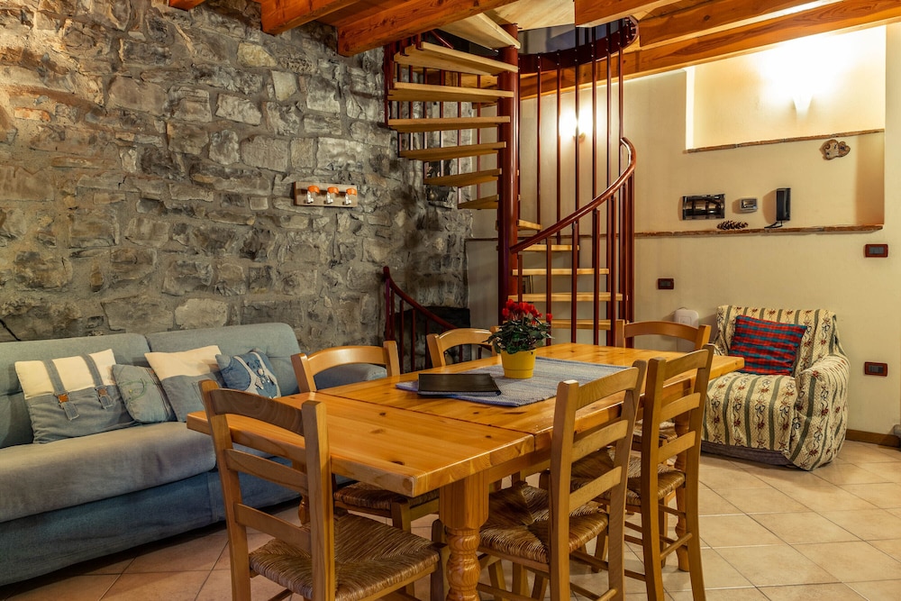 Family Apartment, 2 Bedrooms, 2 Bathrooms, Courtyard Area photo 1