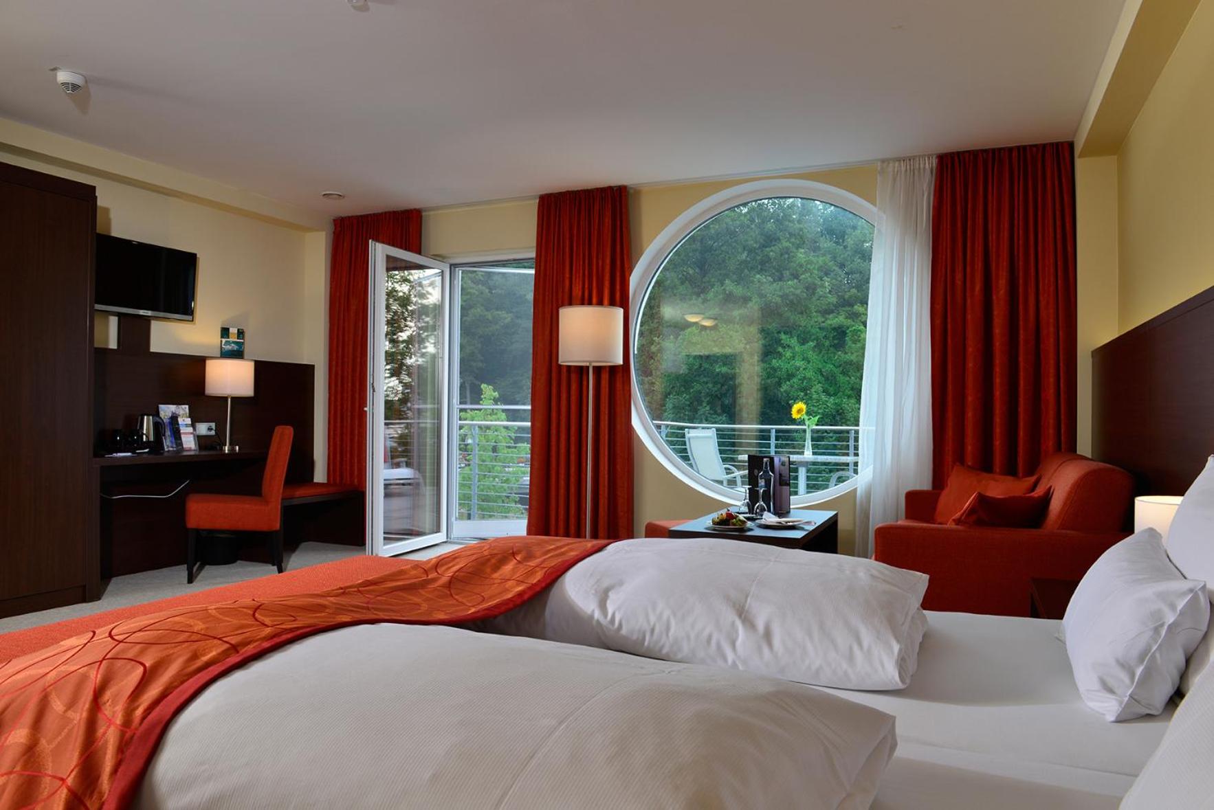 Deluxe Double Room with Balcony photo 2