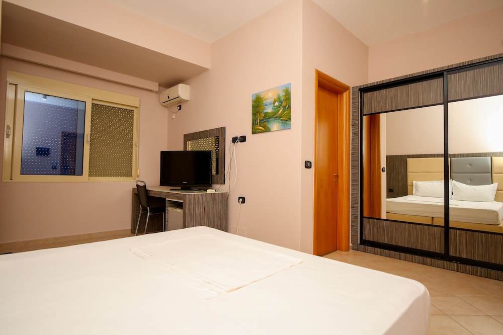 Standard Double Room photo 3