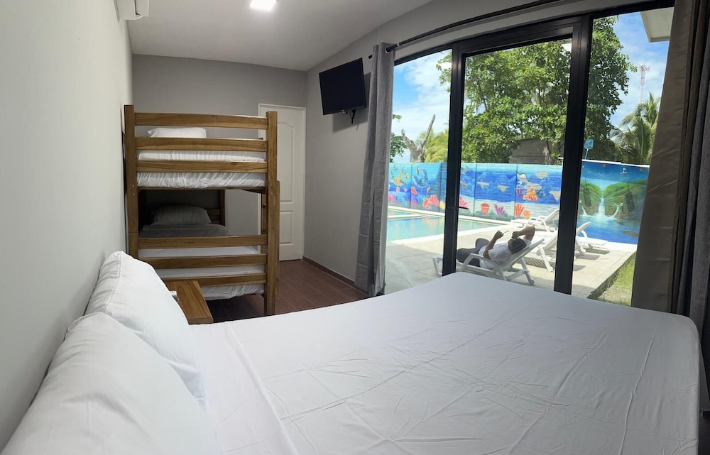 Family Double Room, Pool View