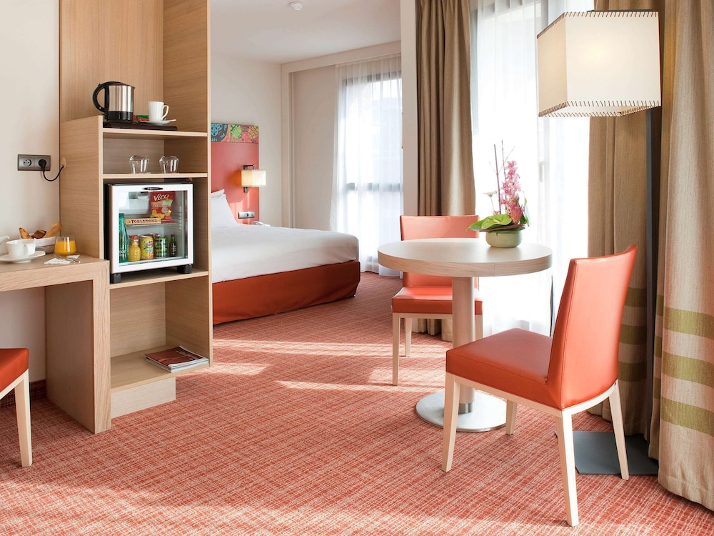 Suite, 1 King Bed with Sofa bed, Terrace