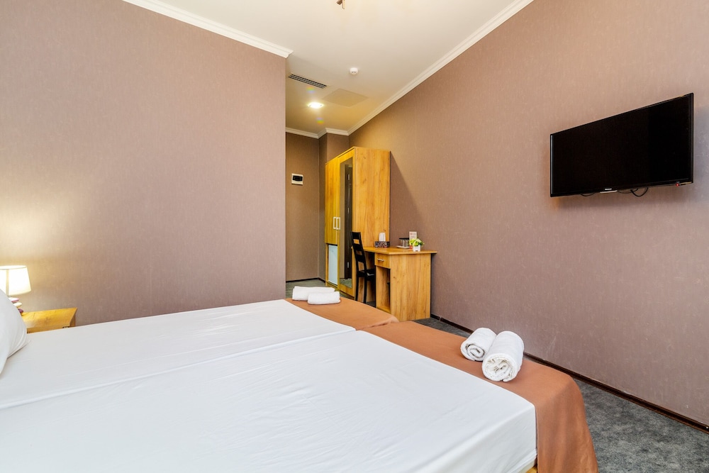 Standard Twin Room, City View