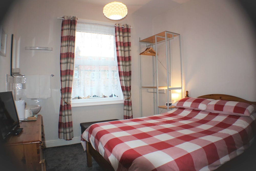 Family Room, Ensuite photo 2