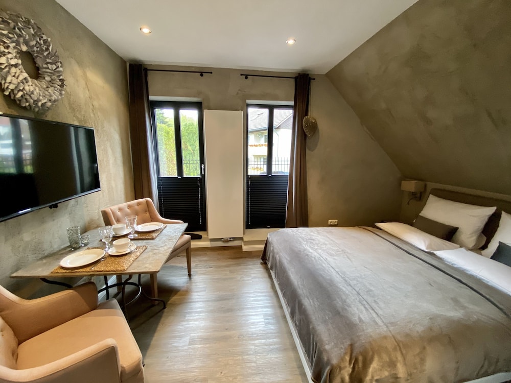 Basic Double Room, 1 Bedroom, Balcony, Garden View