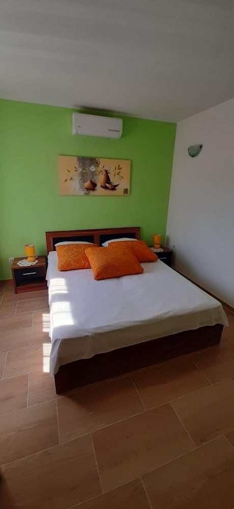 Apartment (Ivano - 90m To The Beach - A1(2+2))