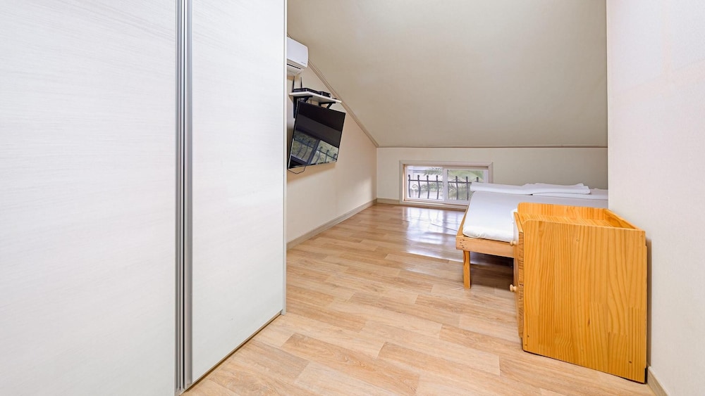 Basic Room, 1 Bedroom (Star small room) - Photo 7