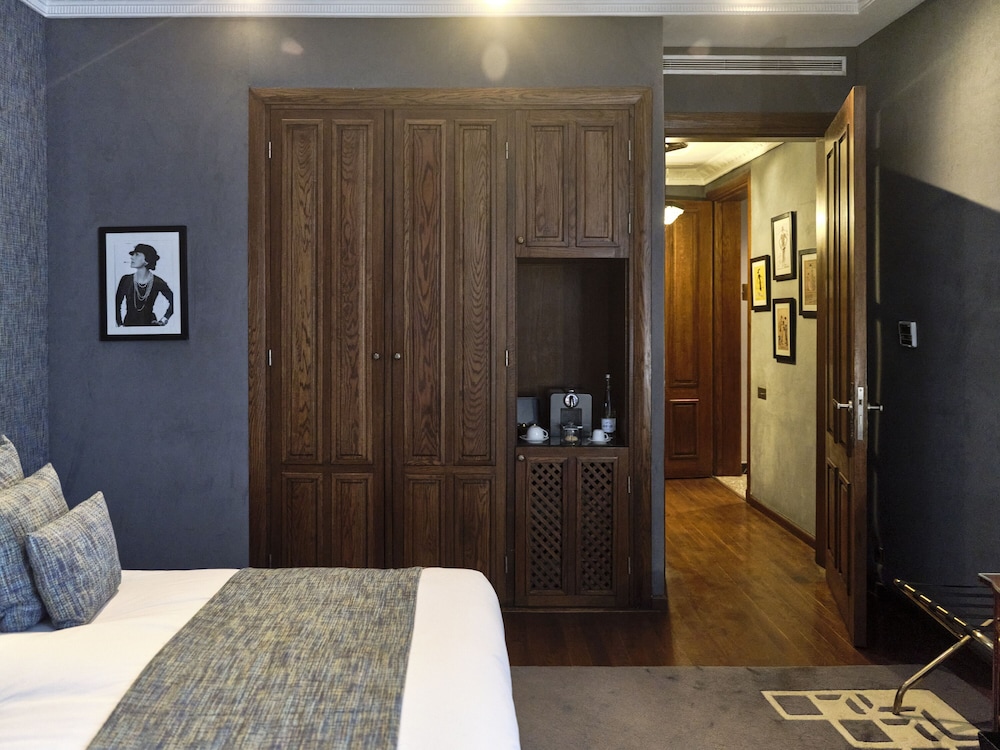 Executive Room - Photo 20