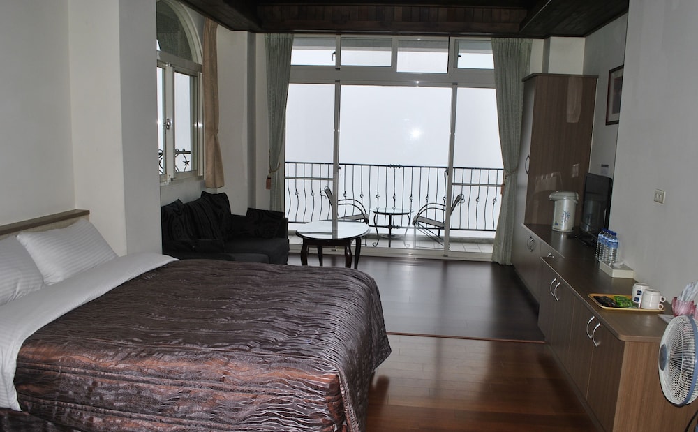 Superior Quadruple Room photo 3