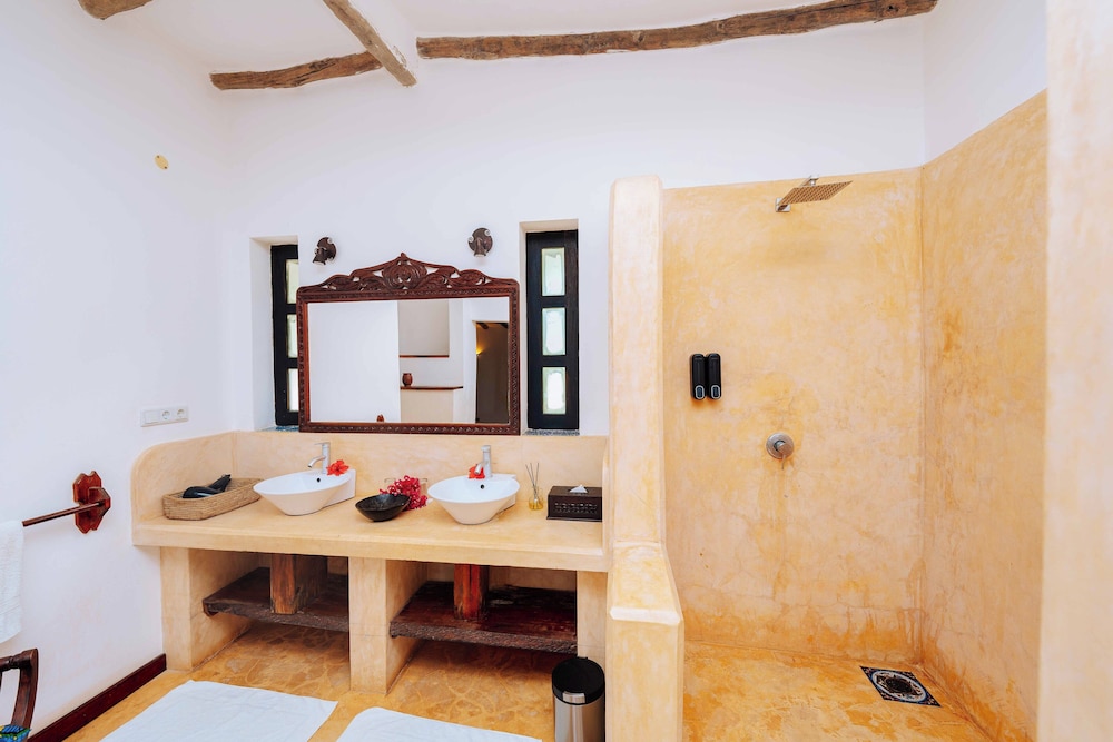 Luxury Villa, Private Pool, Partial Ocean View photo 2