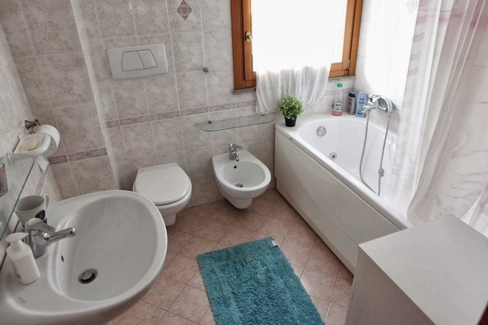 Triple Room, Shared Bathroom