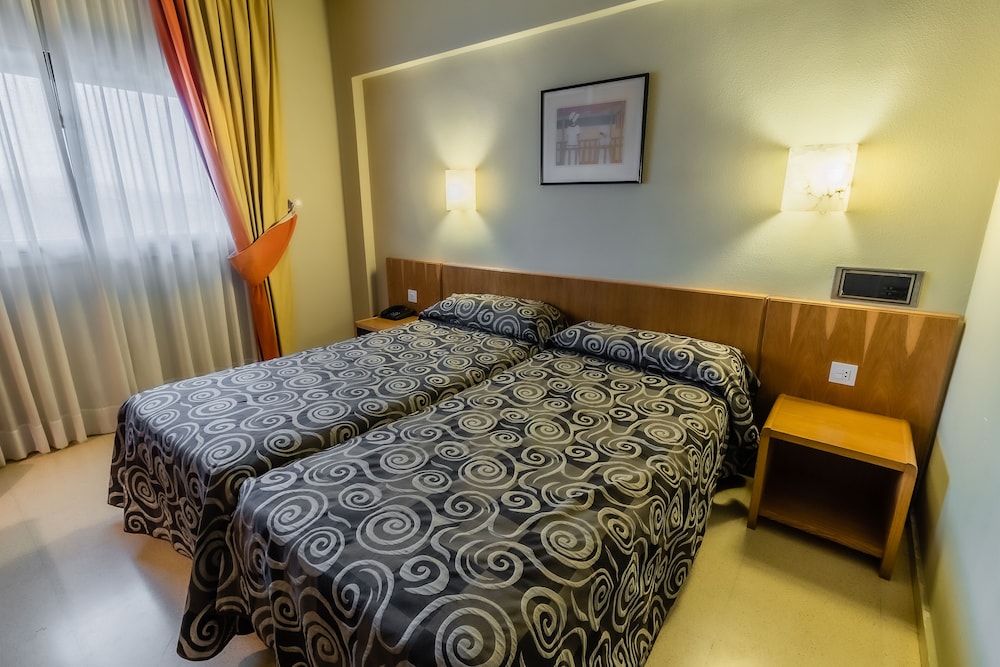 Double or Twin Room - Photo 10