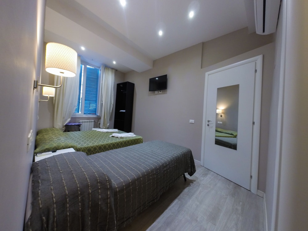 Quadruple Room, Private Bathroom
