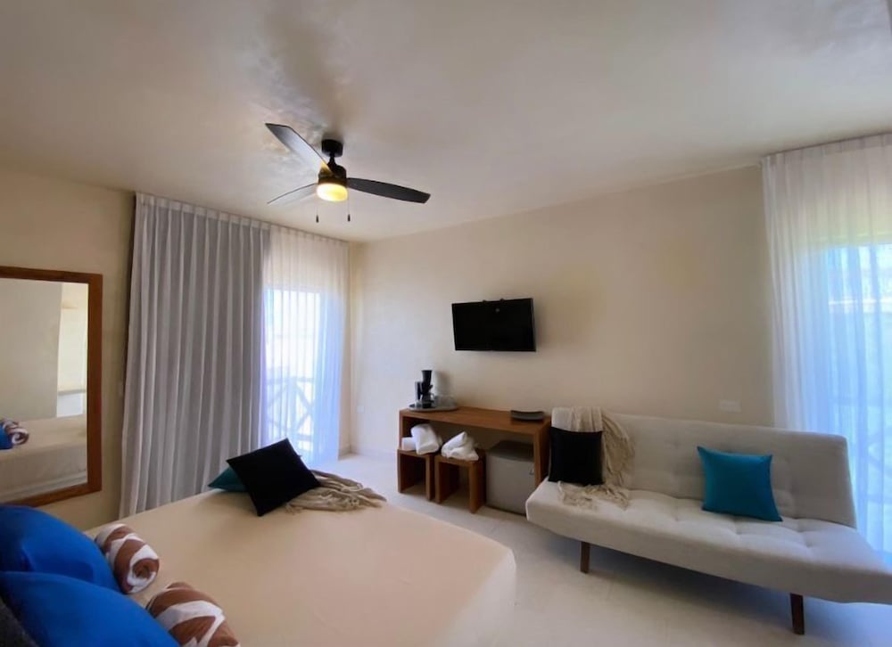 Deluxe Room, Balcony, Garden View photo 1