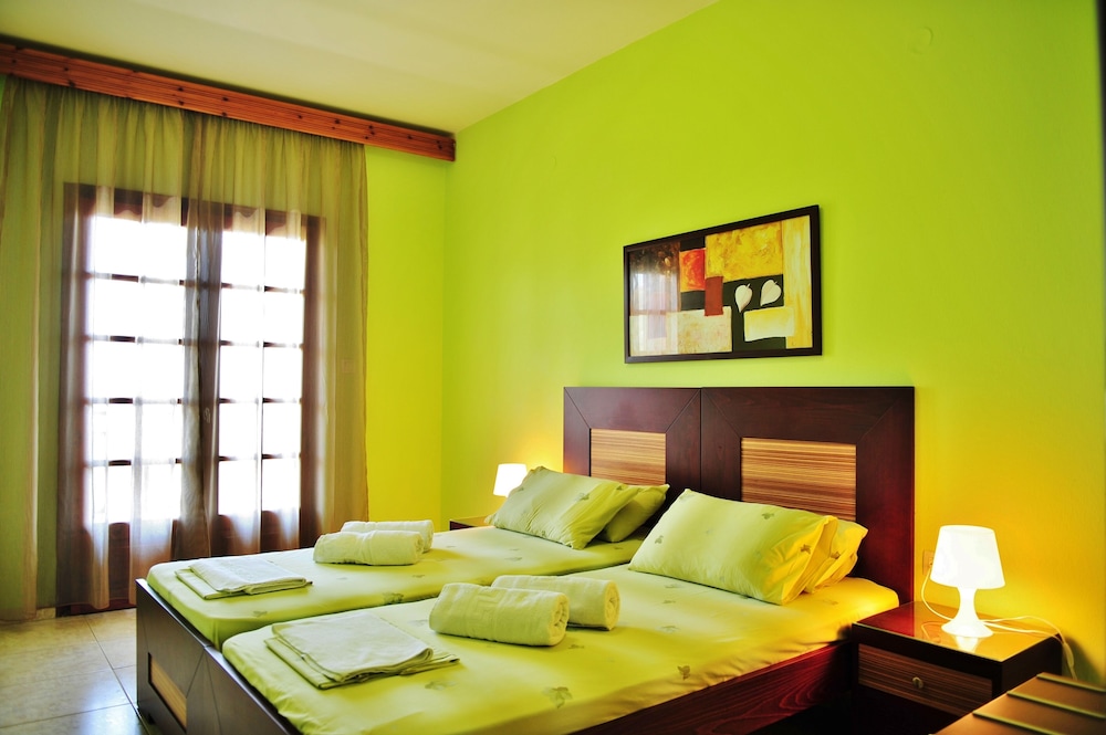 Family Apartment, 2 Bedrooms, Sea View photo 1