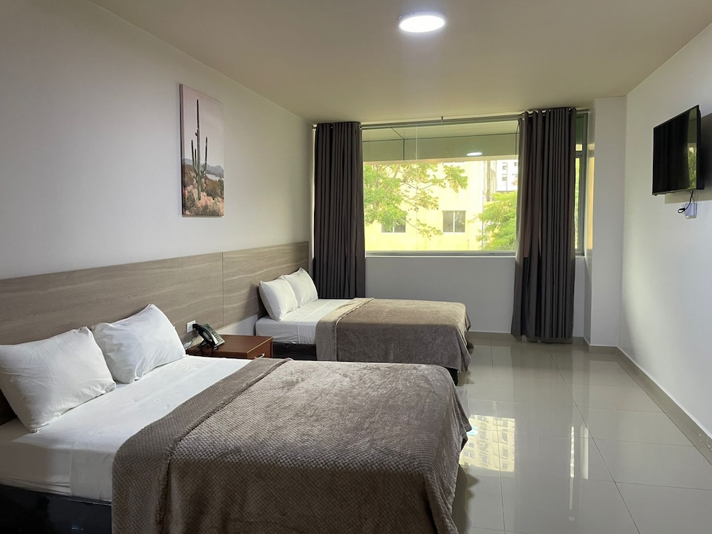 Deluxe Twin Room, 2 Double Beds photo 2