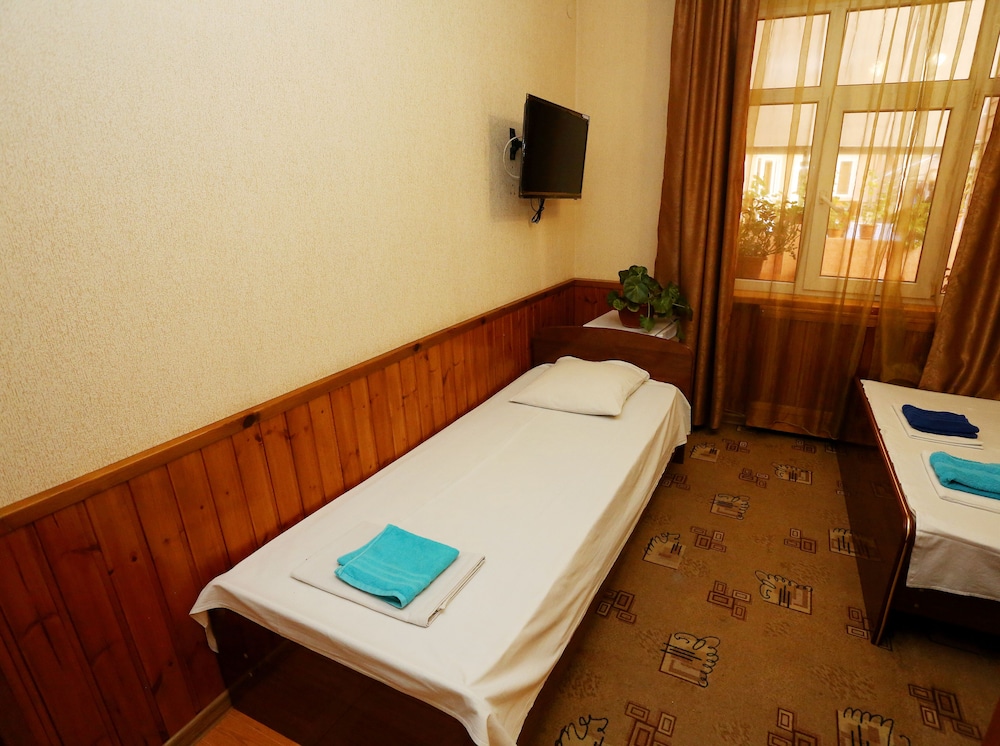 Economy Triple Room, Shared Bathroom photo 2