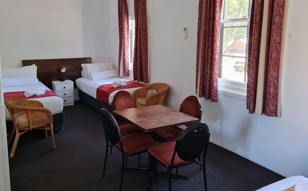 Family Room, 1 Bedroom photo 1